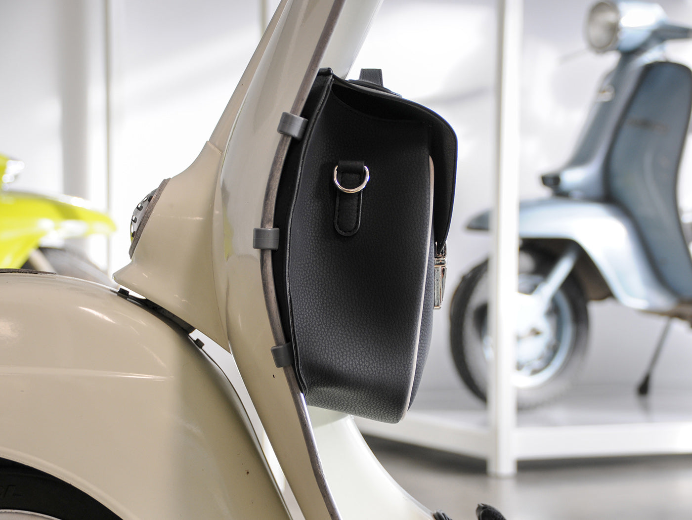 BORSA PORTAOGGETTI NERA VESPABAG M DESIGN